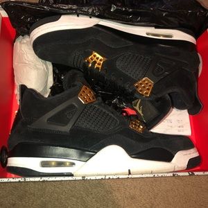 Air Jordan Retro 4 black/gold